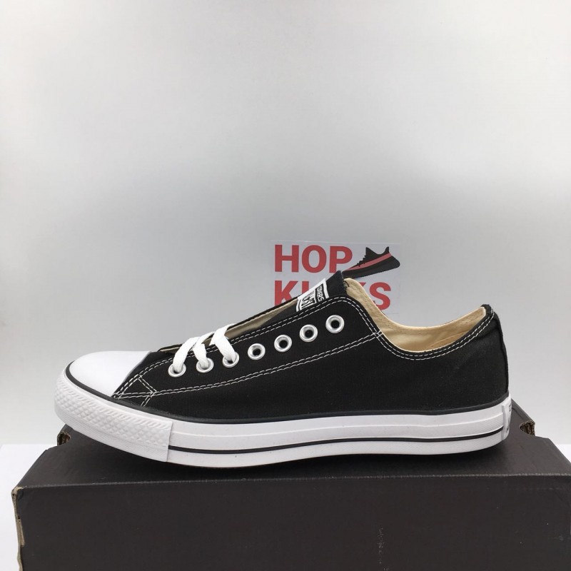 black and white low cut converse
